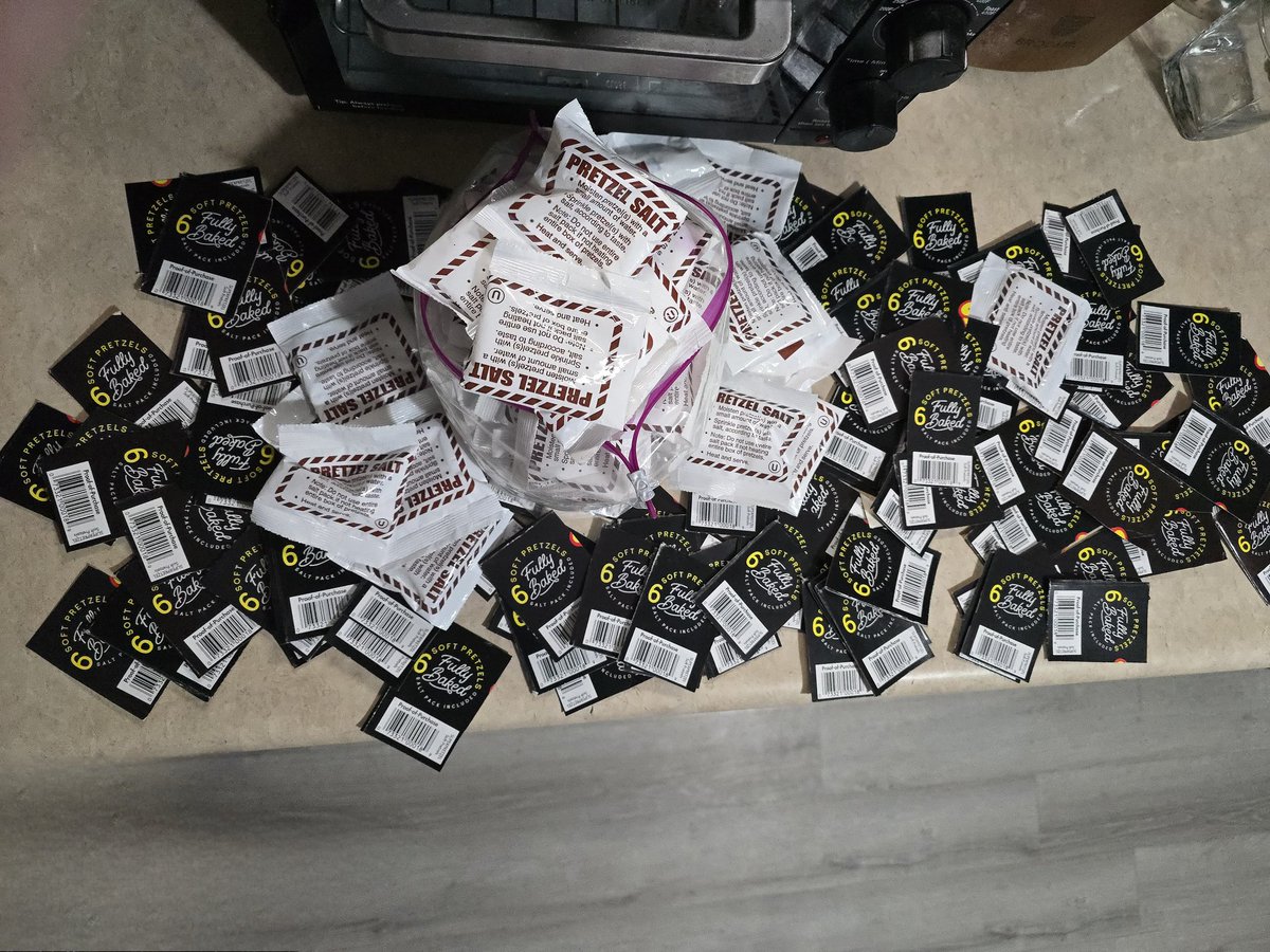 Random Dude (Not a conservative) tweet media