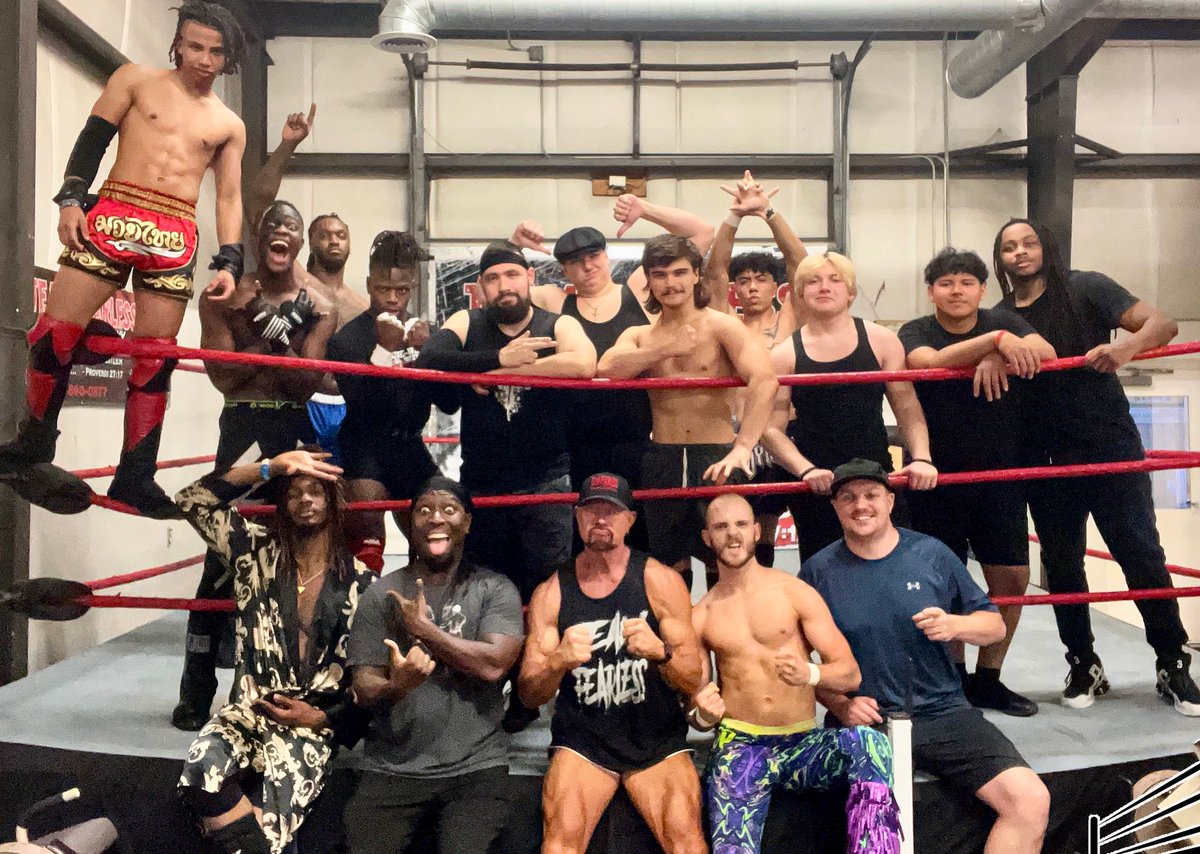 So this was practice last night at the #TeamFearlessTrainingAcademy… it was “picture night” at school! 

#TrainHard #WinEasy