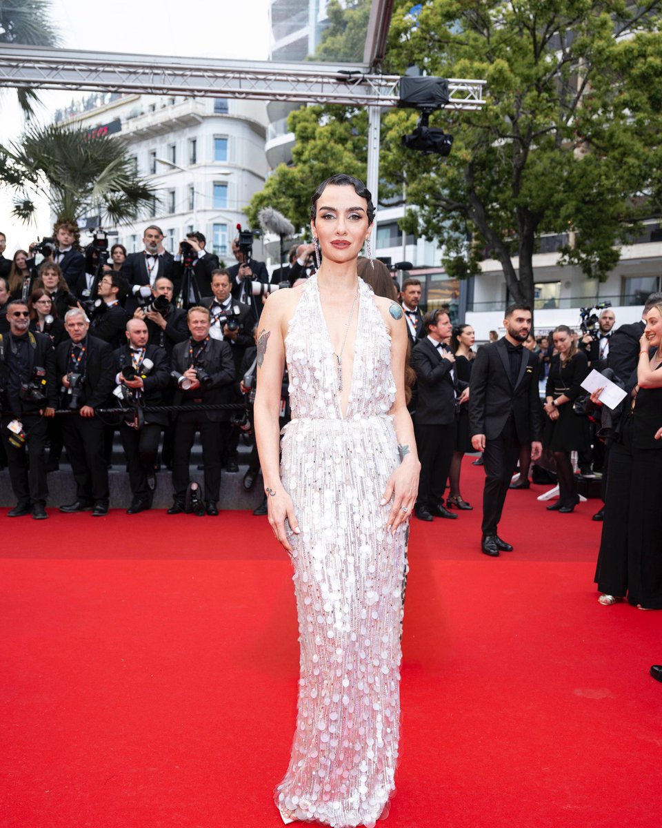 Birce Akalay, 78’inci Cannes Film Festivali açılış törenine BMW  Türkiye’nin onur konuğu olarak katıldı.