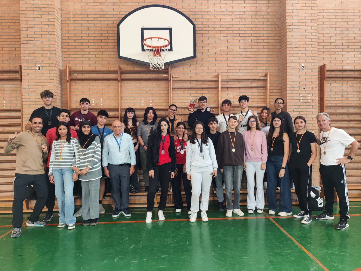 🏅Aluvión de medallas de los alumnos del IES Príncipe de Asturias en las Finales Regionales de Atletismo y Orientación. ¡Enhorabuena, chicos!!! ¡Sois unos crack!!!
#deporteescolar