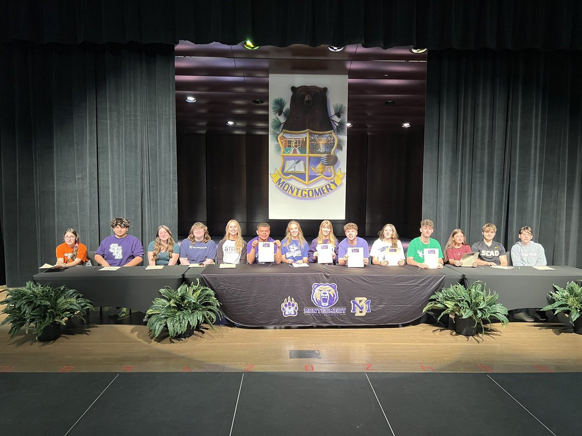 TroyCollavo's tweet image. MHS students committing to continue their passion in Fine Arts at the collegiate level. Congrats to each of you.