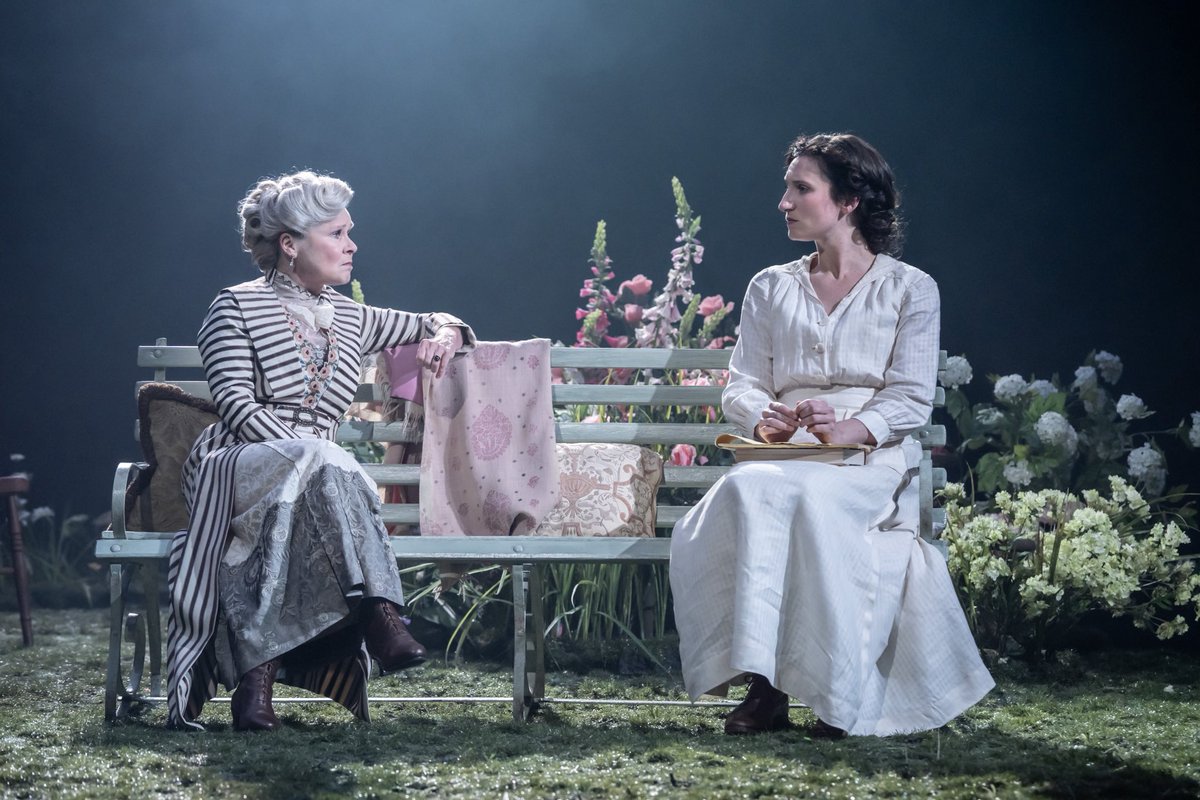 NimaxTheatres's tweet image. Imelda Staunton and her daughter Bessie Carter take to the stage in @MrsWarrenPlay 🧡
Here’s you first look at the real life mother and daughter duo onstage 👇
📸 Johan Persson