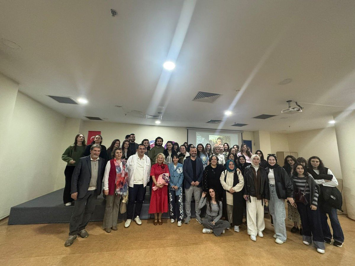 TRÜ Güzel Sanatlar ve Tasarım Fakültesi (@gstftrabzonuni) on Twitter photo Doç. Dr. İlkay Canan Okkalı, Trabzon Büyükşehir Belediyesi Kültür Sanat Etkinlikleri kapsamında “Osmanlı Resminin Öncü Kadın Sanatçıları; Mihri Hanım ve Müfide Kadri” söyleşisinde yer almıştır.
Haberin detayları: gstf.trabzon.edu.tr/Haber/4833
<a href="/trabzonuniv/">Trabzon Üniversitesi</a> Doç. Dr. İlkay Canan Okkalı, Trabzon Büyükşehir Belediyesi Kültür Sanat Etkinlikleri kapsamında “Osmanlı Resminin Öncü Kadın Sanatçıları; Mihri Hanım ve Müfide Kadri” söyleşisinde yer almıştır.
Haberin detayları: gstf.trabzon.edu.tr/Haber/4833
<a href="/trabzonuniv/">Trabzon Üniversitesi</a>
