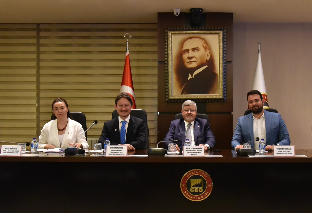 Gaziantep Sanayi Odası (@gso_kurumsal) on Twitter photo ✔️ Gaziantep Sanayi Odamız ve Aile İşletmeleri Derneği (TAİDER) iş birliğinde "Aile Şirketlerinde Nesiller Arası Devir ve Kurumsallaşma Süreci" konulu panel gerçekleştirildi.
✔️ Odamızda düzenlenen panele Yönetim Kurulu Üyelerimiz Bora Tezel ve İbrahim Kara, GSOMEM Yönetim ✔️ Gaziantep Sanayi Odamız ve Aile İşletmeleri Derneği (TAİDER) iş birliğinde "Aile Şirketlerinde Nesiller Arası Devir ve Kurumsallaşma Süreci" konulu panel gerçekleştirildi.
✔️ Odamızda düzenlenen panele Yönetim Kurulu Üyelerimiz Bora Tezel ve İbrahim Kara, GSOMEM Yönetim