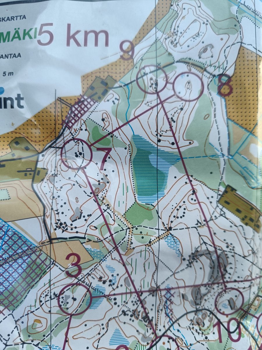 Ei se helppoa ollut, mutta kaikki rastit löytyivät ja maaliinkin pääsin. #suunnistus #aluerastit #vantaa