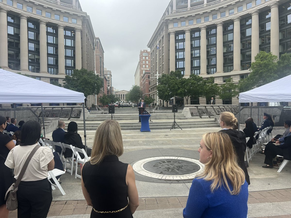 USAEdMartin's tweet image. Brave Zulu to #RollingRemembrance for this touching ceremony at Washington’s Navy Memorial today. #hazegrayandunderway