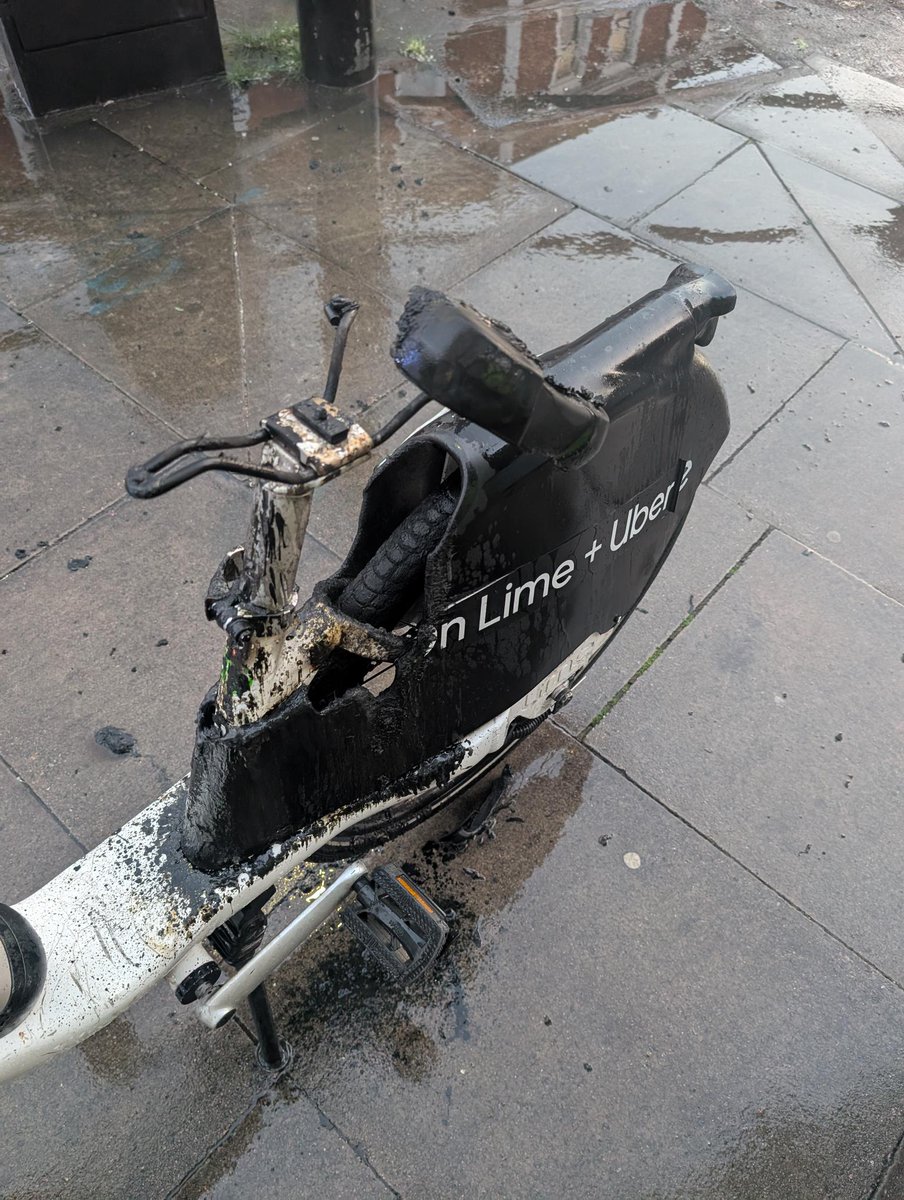 We are experiencing a spike in deliberate fires within LBHF. Please ensure bikes, bins and pallets are stored away from properties and vehicles where possible.

Please report any fly tipping to <a href="/LBHF/">H&F Council</a> and suspicious activity to the Police.

⬇️This was deliberately started