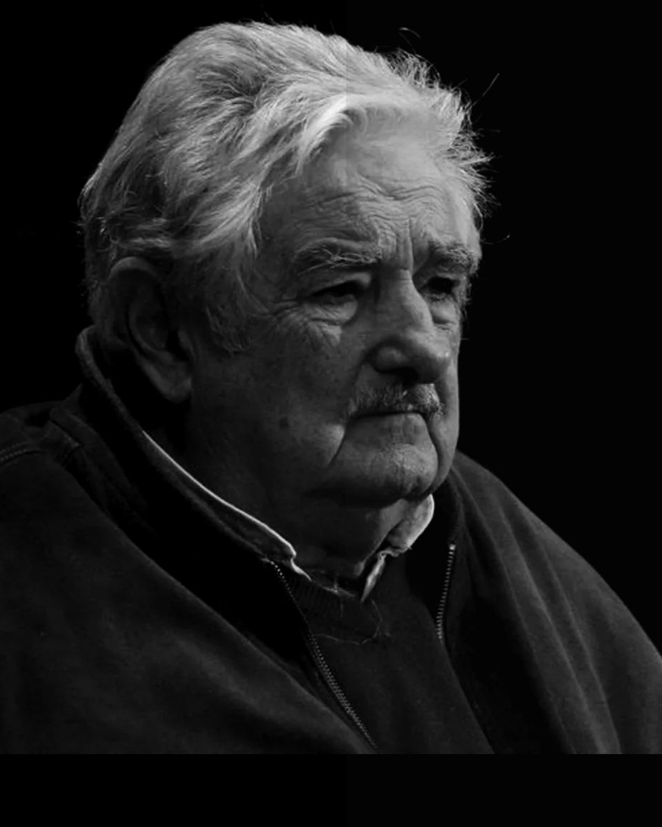 ascinarbas's tweet photo. Condolências à nação #uruguaia. Ate para sempre #PepeMujíca https://t.co/PZxji20ETk