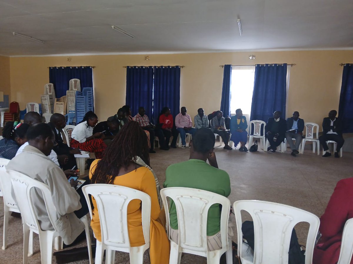 Citizen, Government, CSOs and representatives from ward climate committee chairs discussion on their engagement in the Social Accountability process and contract monitoring. This will ensure maximum service delivery #socialaccountability
#uasingishucounty
#flloca