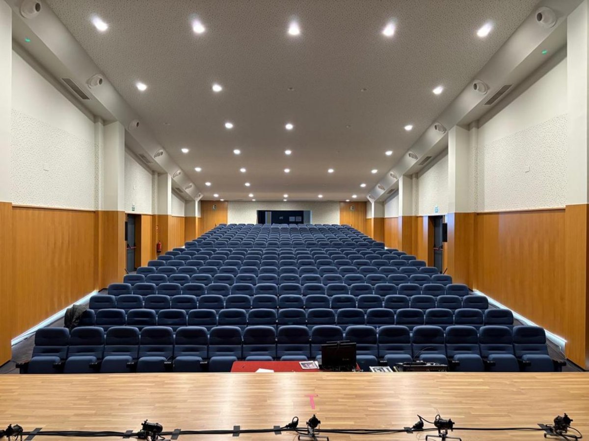 Esta será nuestra vista el próximo sábado 17 de mayo en el Teatro Municipal de Salteras, pero este sábado no estará vacío; seguro que veremos muchas caras conocidas. ¿Nos acompañas?
🎫 actividades.salteras.es/activity/52

#OFS
#Filarmoniadesevilla
#Salteras