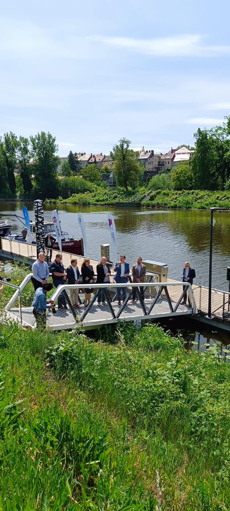 Na břehu Labe v Kolíně mohou přistávat rekreační plavidla v novém vývazišti. Další místo pro vaše výlety a poznávání krás naší vlasti z paluby🚤🛥️ #Kolin #Labe <a href="/rvc_cr/">Ředitelství vodních cest ČR</a> <a href="/min_dopravy/">Ministerstvo dopravy</a>