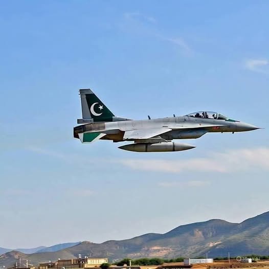 Muhammad4221994's tweet photo. Well-done Pakistan Air force
Mashallah great job 📷
نصر من اللہ و فتح قریب
پاکستان زندہ باد
پاک فوج زندہ باد
#پاک_فضائیہ_نے_کر_دکھایا
#J10CHumanModel
#WarBeginsPakWins https://t.co/cKtGQMKdbd