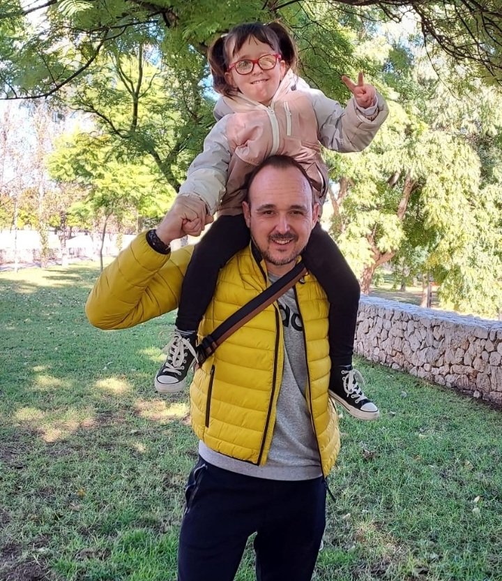 No sé si es posible ser desgraciada y afortunada a la vez, pero así es como me siento cada día desde que nos arrebataron a nuestra pequeña. Hoy hace 20 años que uní mi vida a la de la mejor persona que conozco, <a href="/IvanFaubell/">Iván Pérez</a>. Aún conociendo el horrible destino que nos toca vivir,