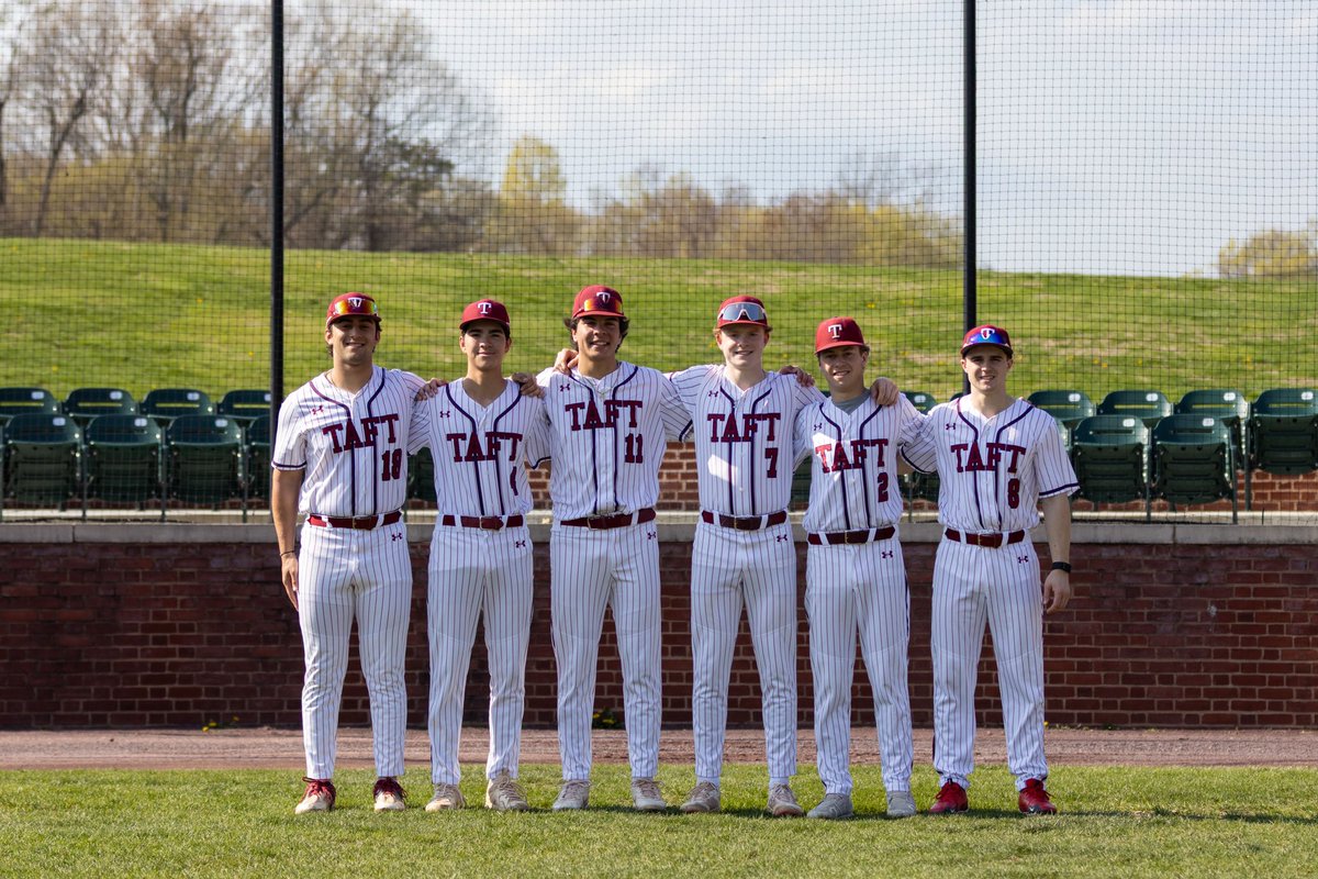 Congrats to our 8 seniors 🦏🎓

Ben Bazarian (Tufts 🏈)
Cooper Tantraporn (Oxy ⚾️)
Noah Jettelson (Holy Cross 🏒)
Cayden Van Dolah (Holy Cross ⚾️)
Bolen MacKellar (SMU)
Brady Morris (Princeton 🏒)
Not pictured:
Angel Quiles (SUNY Plattsburgh ⚾️)
Graham Petite (Virginia Tech)