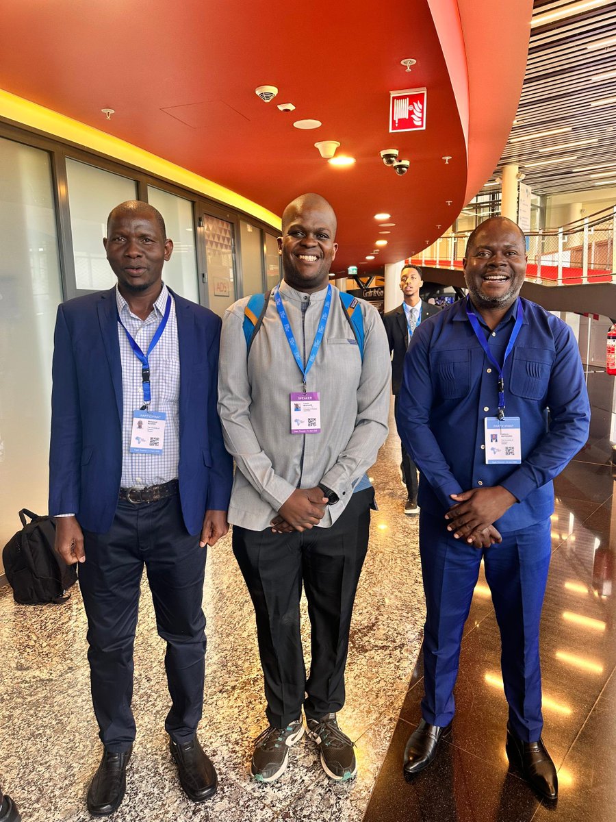 amprincess9's tweet image. 📍Dodoma, Tanzania
Artificial Intelligence (#AI) siyo tena jambo jipya. Afrika yanesha ukomavu wake, kutoka #tinyML warsha Malawi, hadi Global AI Summit Rwanda, @Evi4DevCon Kenya & @eLAconference Tanzania. @Dr_Matogoro ameendelea kuwa kinara, taa ya mwelekeo kwa kizazi kijacho.