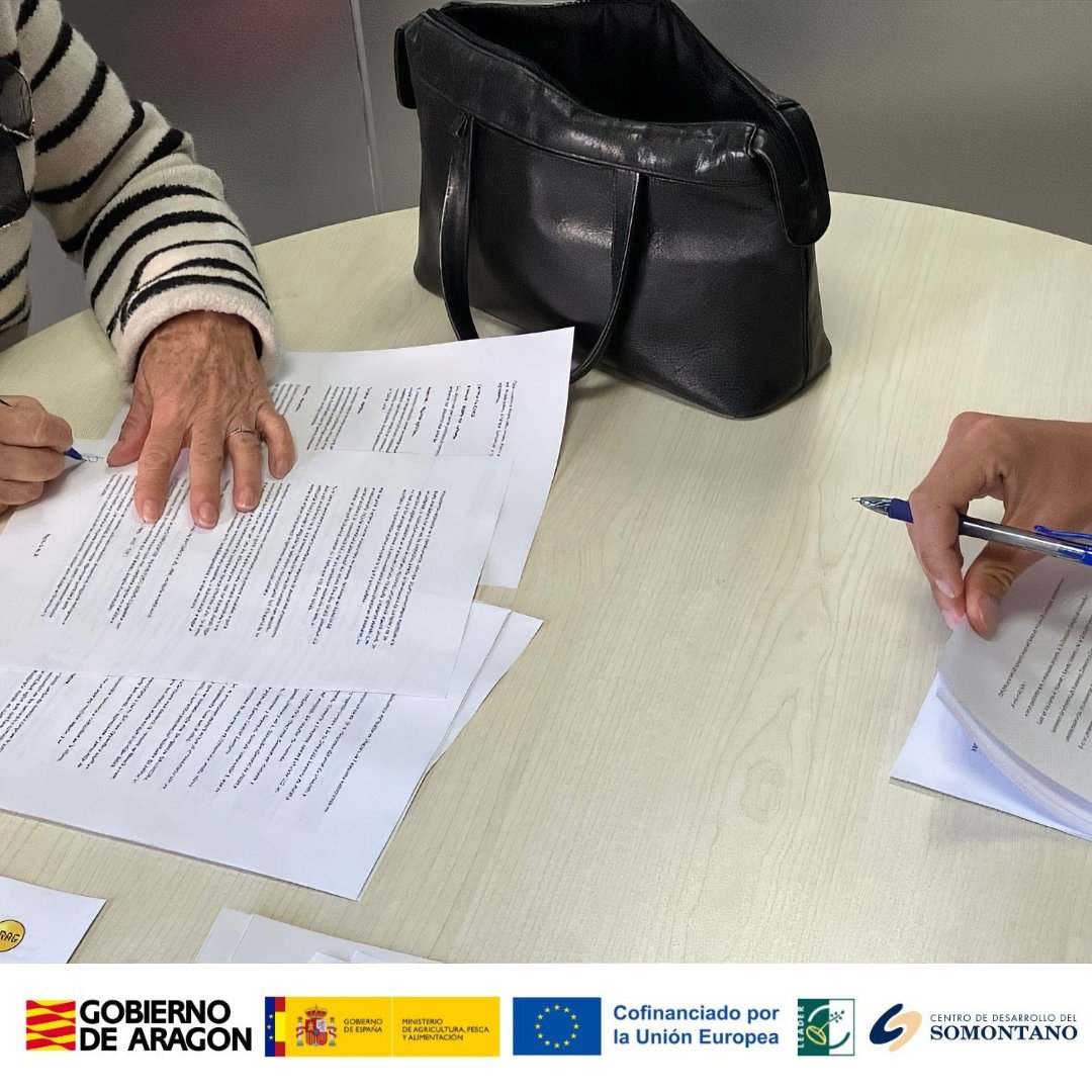 ¡Nuevo poblador en #Radiquero! 🎉 #SomontanoAlquila firma el 7º contrato. Llega de Madrid para un proyecto de protección de fauna. 🐾¡Bienvenido! 😊 Gracias a la propietaria.
¿Interesado en vivir en Somontano o alquilar tu casa? 👉 somontano.org/somontanoalqui…
 📞974316155 | 638295811
