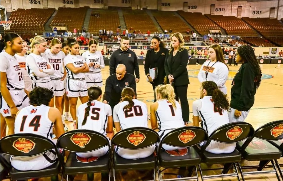 Frankie Parks (@coachfparks) on Twitter photo 🧡🖤💙🤍 LOVE TO TEACH AND COACH!! WOULDN'T HAVE IT ANY OTHER WAY!! 🤍💙🖤🧡 <a href="/NHSWBB/">Norman High Girls Basketball</a> <a href="/TeamLexHoops/">Team Lex Basketball</a> 🧡🖤💙🤍 LOVE TO TEACH AND COACH!! WOULDN'T HAVE IT ANY OTHER WAY!! 🤍💙🖤🧡 <a href="/NHSWBB/">Norman High Girls Basketball</a> <a href="/TeamLexHoops/">Team Lex Basketball</a>