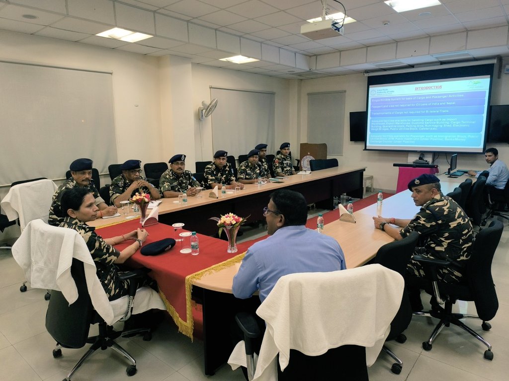 @SSBFTRPATNA (@ssbpatna) on Twitter photo рджрд┐рдирд╛рдВрдХ 11.05.25 рд╕реЗ 13.05.25 рддрдХ рдЕрдкрдиреЗ рддреАрди рджрд┐рд╡рд╕реАрдп рджреМрд░реЗ рдХреЗ рдЕрдВрддрд░реНрдЧрдд рд╢реНрд░реАрдорддреА рдЕрдиреБрдкрдорд╛ рдиреАрд▓реЗрдХрд░ рдЪрдВрджреНрд░рд╛ #IPS, рдЕрдкрд░ рдорд╣рд╛рдирд┐рджреЗрд╢рдХ <a href="/SSB_INDIA/">Sashastra Seema Bal</a> рдиреЗ рд╕реАрдорд╛рдВрдд рдореБрдЦреНрдпрд╛рд▓рдп рдкрдЯрдирд╛ рдХреЗ 21рд╡реАрдВ рд╡рд╛рд╣рд┐рдиреА рддрдерд╛ 47рд╡реАрдВ рд╡рд╛рд╣рд┐рдиреА рдХрд╛ рднреНрд░рдордг рдХрд┐рдпрд╛ рддрдерд╛ рд╕реБрд░рдХреНрд╖рд╛ рд╕рдВрдмрдВрдзреА рджрд┐рд╢рд╛рдирд┐рд░реНрджреЗрд╢ рджрд┐рдПред рджрд┐рдирд╛рдВрдХ 11.05.25 рд╕реЗ 13.05.25 рддрдХ рдЕрдкрдиреЗ рддреАрди рджрд┐рд╡рд╕реАрдп рджреМрд░реЗ рдХреЗ рдЕрдВрддрд░реНрдЧрдд рд╢реНрд░реАрдорддреА рдЕрдиреБрдкрдорд╛ рдиреАрд▓реЗрдХрд░ рдЪрдВрджреНрд░рд╛ #IPS, рдЕрдкрд░ рдорд╣рд╛рдирд┐рджреЗрд╢рдХ <a href="/SSB_INDIA/">Sashastra Seema Bal</a> рдиреЗ рд╕реАрдорд╛рдВрдд рдореБрдЦреНрдпрд╛рд▓рдп рдкрдЯрдирд╛ рдХреЗ 21рд╡реАрдВ рд╡рд╛рд╣рд┐рдиреА рддрдерд╛ 47рд╡реАрдВ рд╡рд╛рд╣рд┐рдиреА рдХрд╛ рднреНрд░рдордг рдХрд┐рдпрд╛ рддрдерд╛ рд╕реБрд░рдХреНрд╖рд╛ рд╕рдВрдмрдВрдзреА рджрд┐рд╢рд╛рдирд┐рд░реНрджреЗрд╢ рджрд┐рдПред