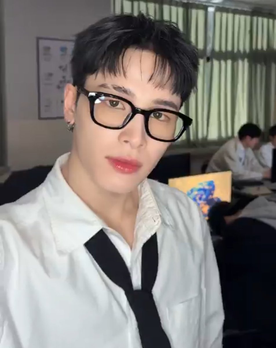 yokoNE23XZ's tweet photo. 하루군의 짧은 머리와 흰 셔츠와 
넥타이 모습이 진짜 눈에 띈다🥰🎵
너무 멋져🤗💓💓💓
#NEXZ　#넥스지 #ネクスジ
#HARU 　#하루　#ハル
#O_RLY #NEXZ_O_RLY
#Simmer #NEXZ_Simmer
#Simmer_Challenge https://t.co/QJEVfitmHm