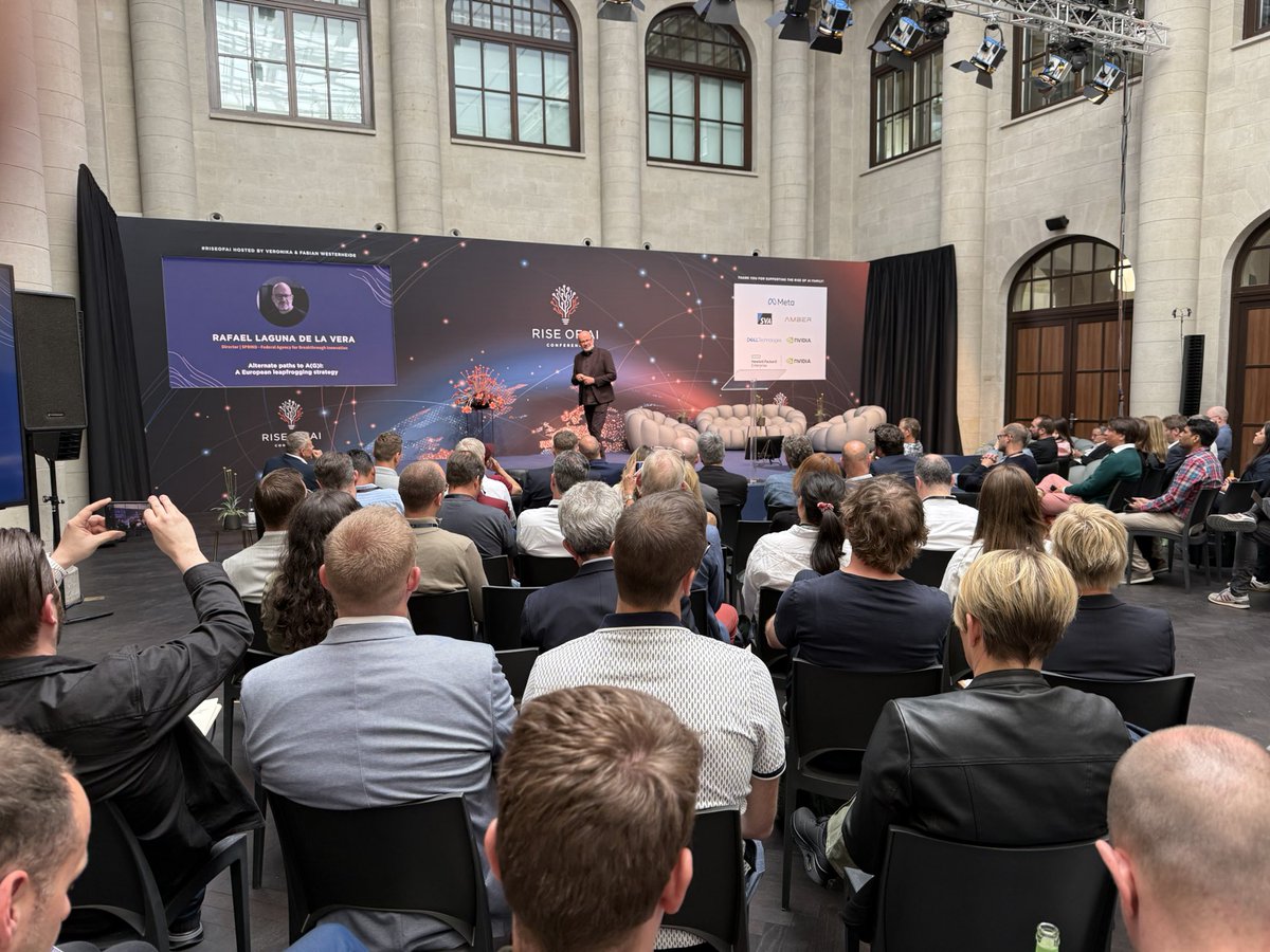 „Not keeping the (AI) innovators in Europe is a threat to democracy“ <a href="/rafbuff/">Rafael Laguna de la Vera</a>, Head of <a href="/SPRIND/">SPRIND, Federal Agency for Breakthrough Innovation</a>, on #RiseofAI 2025