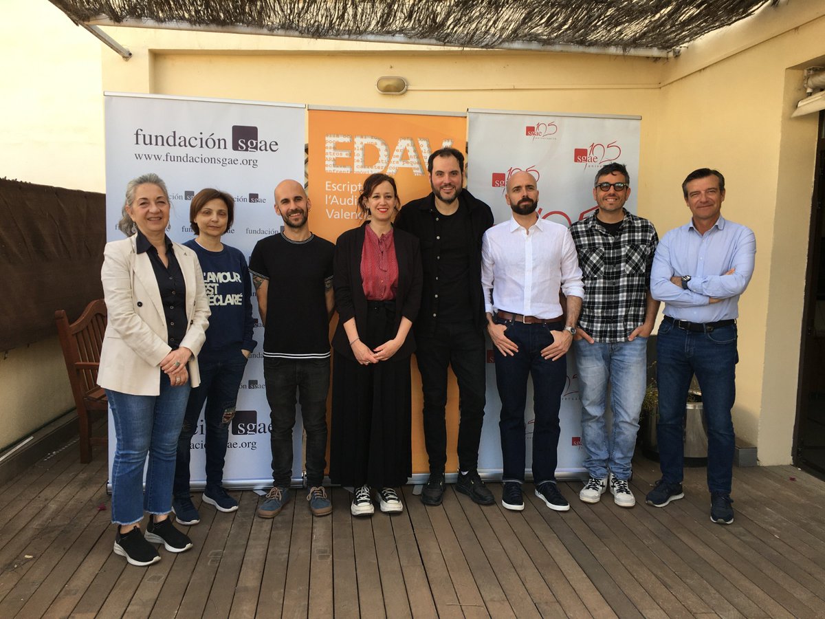 Tenim noves notícies! 🔸
Ja podem dir els 12 projectes seleccionats en esta edició de #OnetoOne 🎟️

Enhorabona a tots! 👏👏
edav.es/1t1-2025-estos…

Projecte #EDAV <a href="/fundacionsgae/">PAlHl</a>, associacions de productors valencians (PAV, AVANT i AVAPI) i el patrocini d’ <a href="/apunt_media/">À Punt</a> .