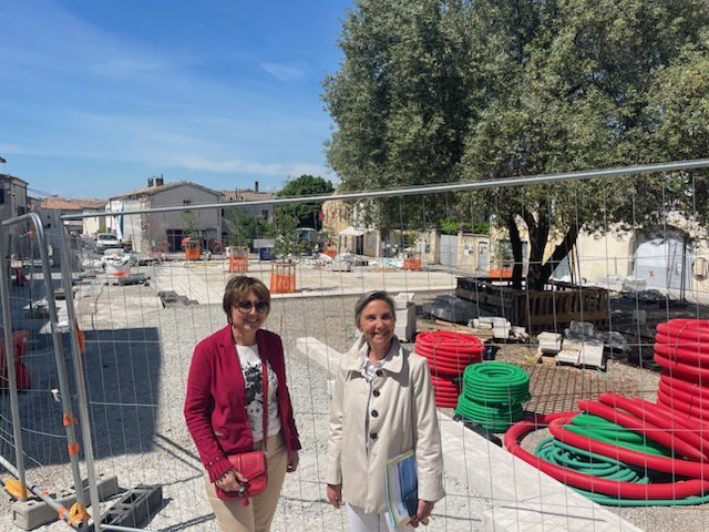 Préfet de l'Hérault 🇫🇷 (@prefet34) on Twitter photo Véronique Martin Saint-Léon, secrétaire générale de la préfecture de l'#Hérault, a rencontré mardi 13 mai la maire de la <a href="/VilleCastries/">Ville de Castries</a> Claudine Vassas-Mejri. Cette rencontre s'est poursuivie au château de Castries et a permis d'échanger sur les projets de la commune. Véronique Martin Saint-Léon, secrétaire générale de la préfecture de l'#Hérault, a rencontré mardi 13 mai la maire de la <a href="/VilleCastries/">Ville de Castries</a> Claudine Vassas-Mejri. Cette rencontre s'est poursuivie au château de Castries et a permis d'échanger sur les projets de la commune.