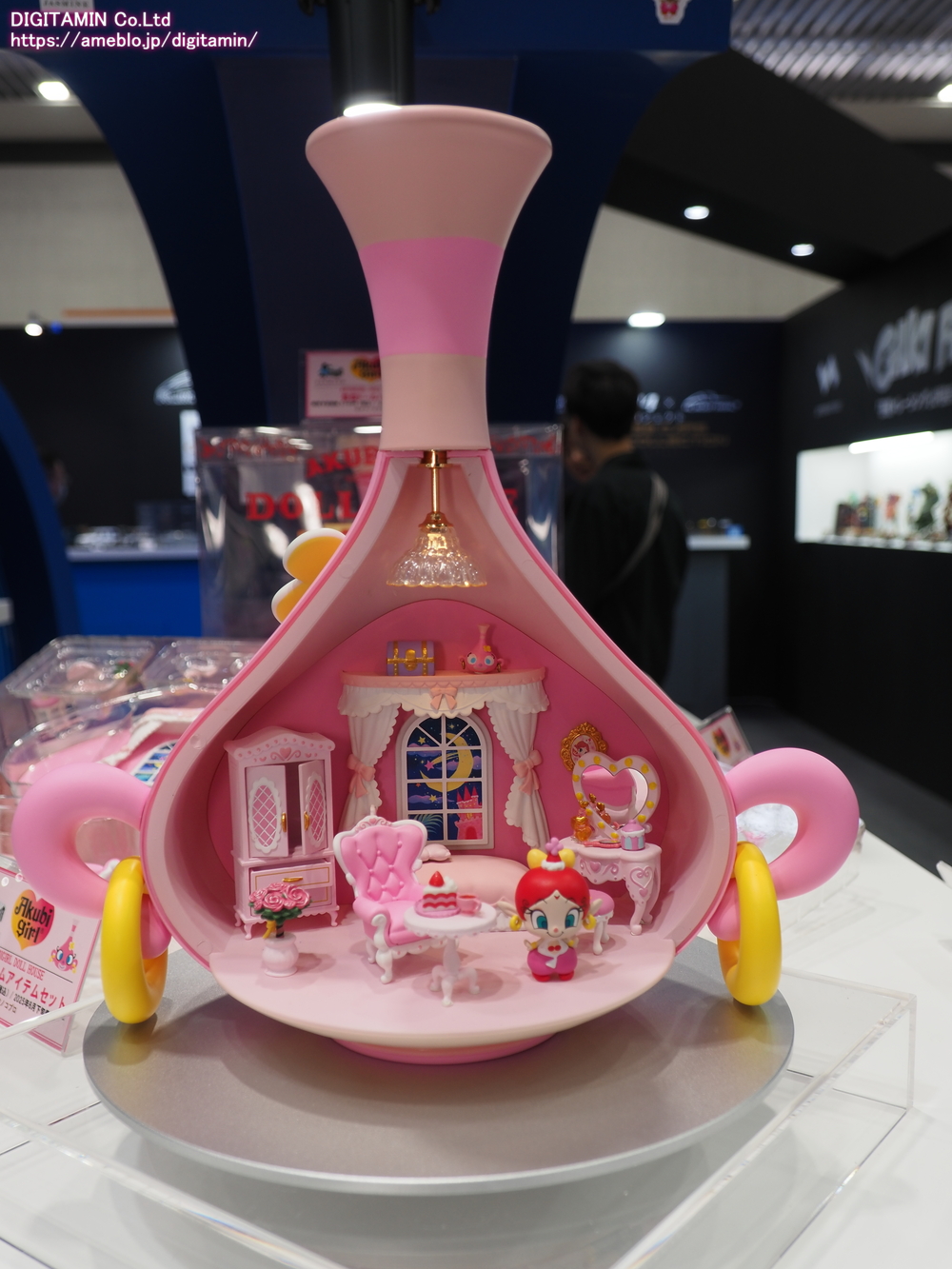 アクビちゃんのドールハウスシリーズ AKUBIGIRL DOLL HOUSE 壺型ドールハウス「AKUBIGIRL DOLL HOUSE」とアイテムセットを