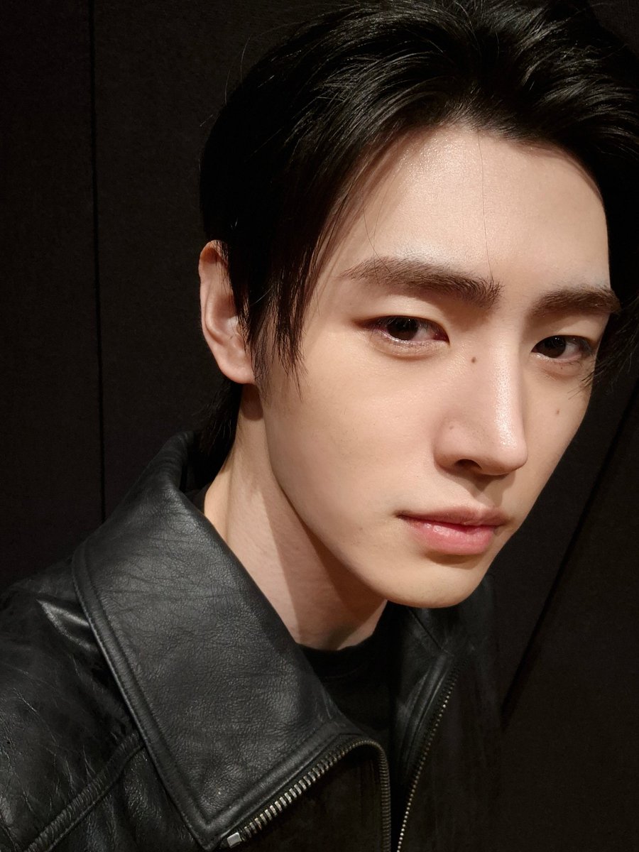 250514 Weverse Post

🐧: 요즘 날씨가 좋네🌙

#SUNGHOON #성훈 #ソンフン