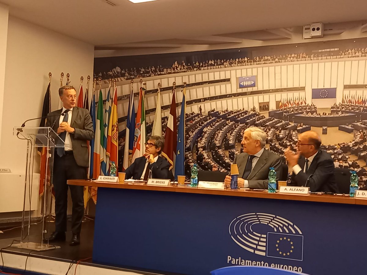Molto lieto di essere intervenuto ieri all’incontro ‘De Gasperi, Schuman e il futuro del progetto europeo’ in occasione del 75º anniversario della Dichiarazione Schuman. Focus su come garantire la sopravvivenza dell’Europa di fronte alle sfide attuali e sul ruolo chiave di 🇫🇷e🇮🇹