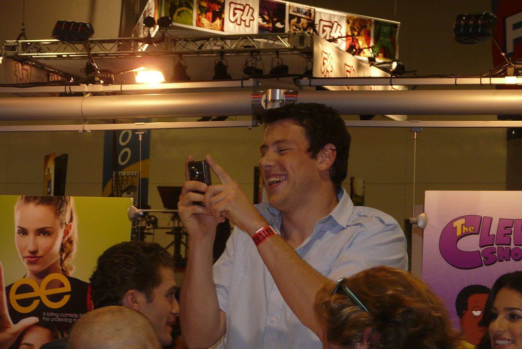 corysheaven's tweet photo. cory and his flipcam, 25th july 2009 
🏷️ #corymonteith #glee #gleek #gleecast https://t.co/erShf9MOuo