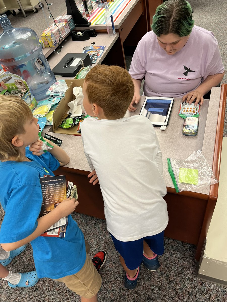 Falcon Book & Media Nest tweet media