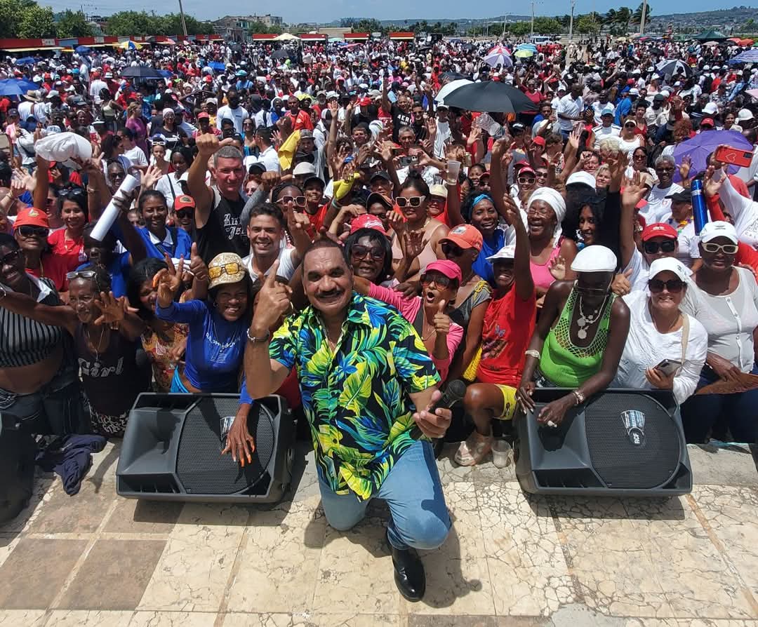 iLa gente goza con Yumurí y sus Hermanos! #Cuba #CDRCuba #CubaEsCultura