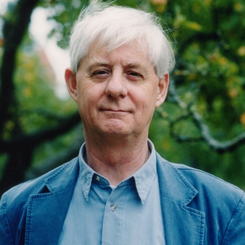 We are very sad to hear of the death of Aidan Chambers. A full obituary will be published shortly, in the meantime, here's a link to our 2001 Authorgraph in which he discusses his writing with Geoff Fox #KidLit #KidLitUK
booksforkeeps.co.uk/article/author…