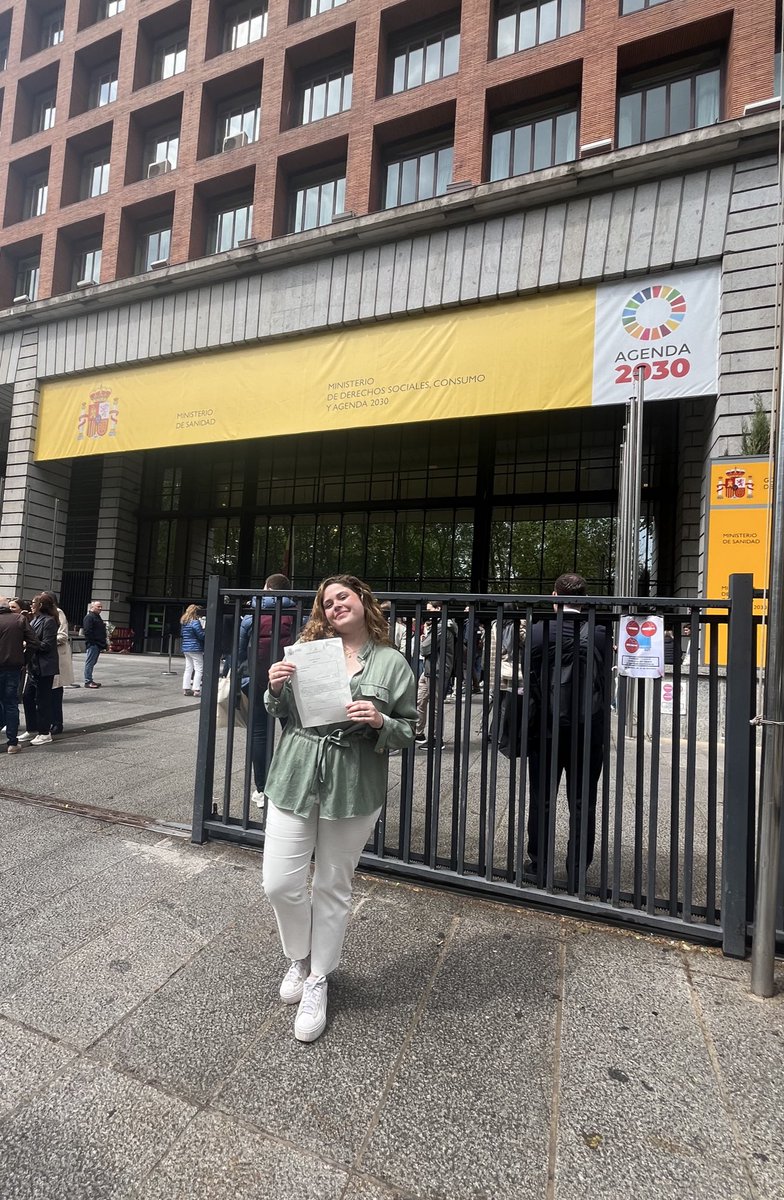 prp2511's tweet image. Ahora sí… R1 de medicina intensiva en el Hospital Clínico Lozano Blesa 🩷💐