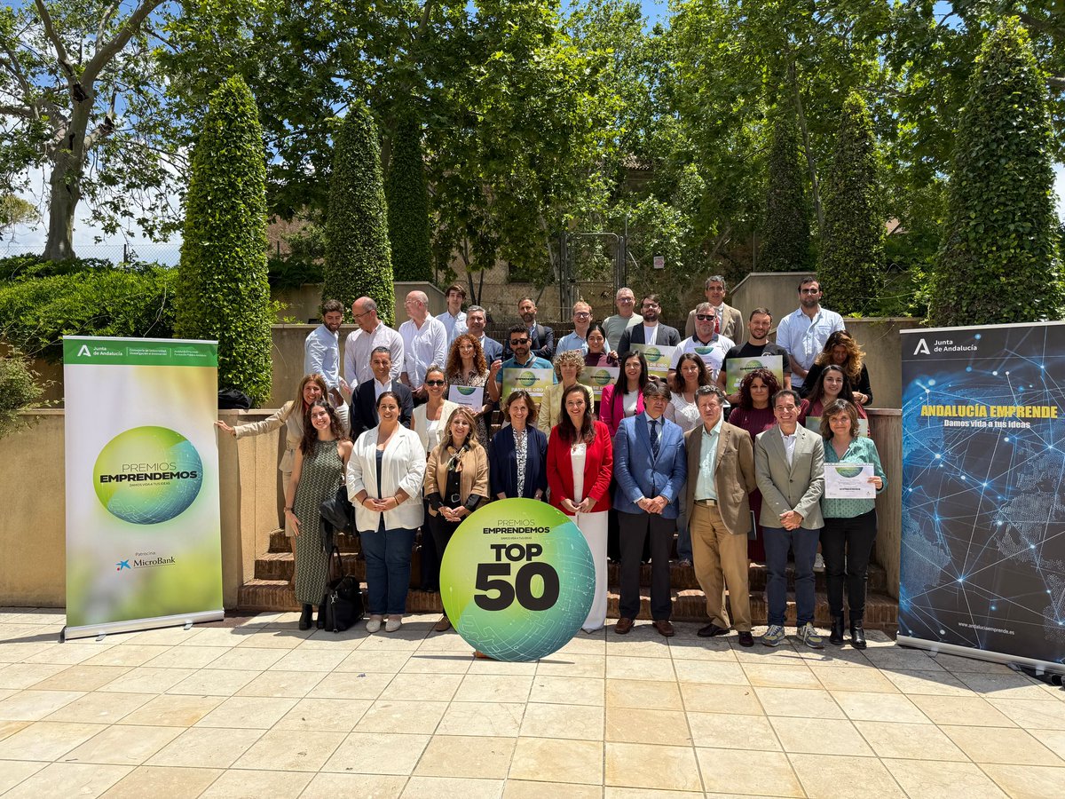 Andalucía Emprende Málaga (@cademalaga) on Twitter photo 🎉5 empresas malagueñas ya están en el #TOP50
🏆 XII #PremiosEmprendemos2025
🔹#Agphotonics
🔹#ElBaúldelaTuna
🔹<a href="/unknowngravity_/">Unknown Gravity</a>
🔹#SLab
🔹#SemaEntornos
Clausura nuestro Director <a href="/daniescacena/">Daniel Escacena</a>
#EmprendeAND <a href="/aemprende/">Andalucía Emprende</a> 🎉5 empresas malagueñas ya están en el #TOP50
🏆 XII #PremiosEmprendemos2025
🔹#Agphotonics
🔹#ElBaúldelaTuna
🔹<a href="/unknowngravity_/">Unknown Gravity</a>
🔹#SLab
🔹#SemaEntornos
Clausura nuestro Director <a href="/daniescacena/">Daniel Escacena</a>
#EmprendeAND <a href="/aemprende/">Andalucía Emprende</a>