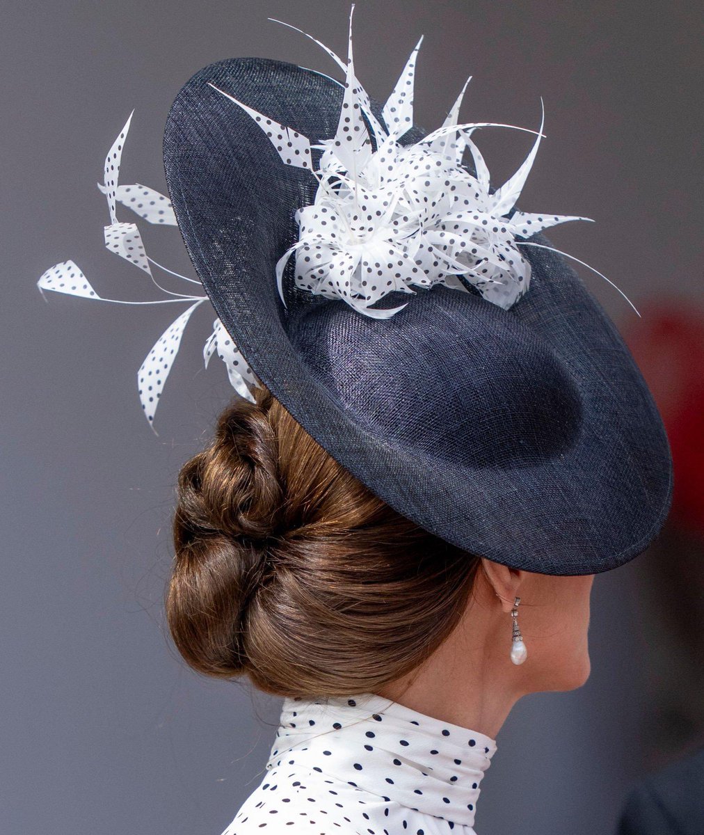 christo34036850's tweet image. Art ♔HRH 
#TimelineCleanse #QueenBee 🐝#frockingFabulous #FutureQueen 🏴󠁧󠁢󠁷󠁬󠁳󠁿#CatherinePrincessOfWales #PrincessCatherine #RoyalFamily #iconic #ghd #13YearsofWillandKate #RoyalMuse #GetWellSoon #vogue #tatler