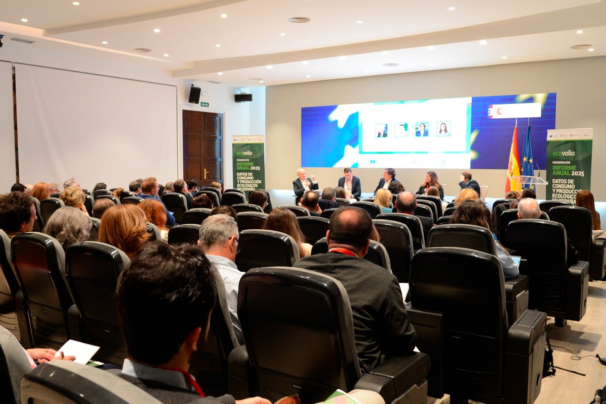 📈 Espanya es consolida com el major productor ecològic per superfície a la UE i sisè d'àmbit mundial.
🔗 bit.ly/4muYjJw