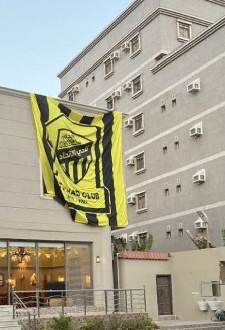 في جدة والخبر والرياض والمدينة والجنوب في كل مكان ستجد اللون الاصفر مكتسح كل العمران

المملكة العربية السعودية تتنفس الاتحاد 💛💛💛💛💛💛💛💛💛