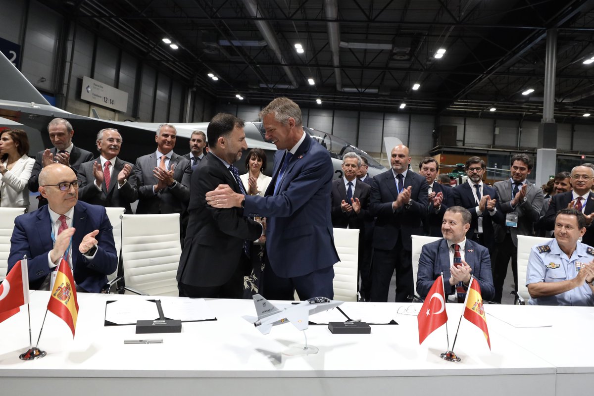 TUSAS_EN's tweet image. The Golden Age of Turkish Aviation continues to accelerate.
Under the coordination of @Airbus we signed a Memorandum of Understanding (MoU) with Spanish companies for our Supersonic Jet Trainer HÜRJET.
A new chapter will begin in HÜRJET’s international journey. @SavunmaSanayii