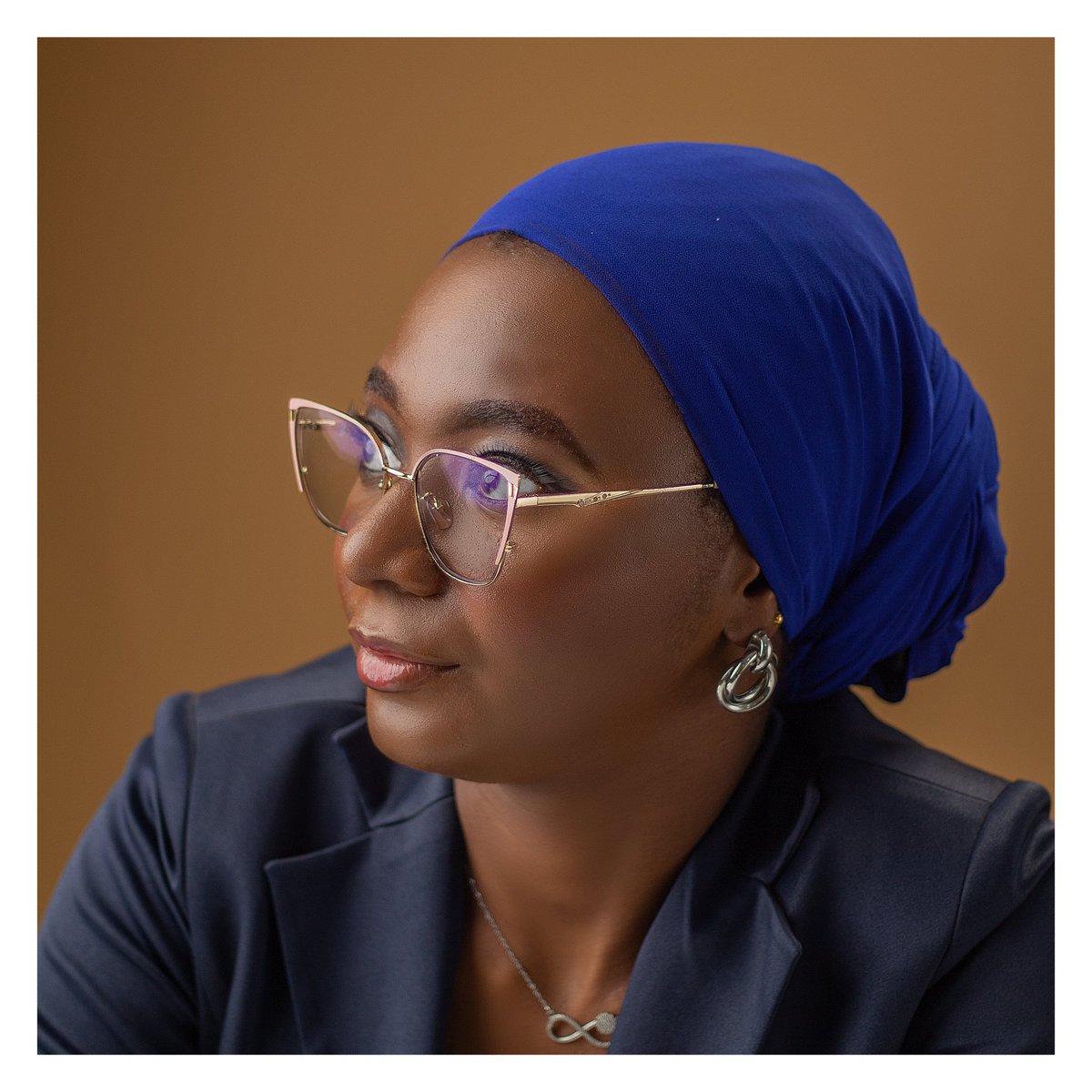 Zaynee.
Corporate headshot.
May, 2025.
Shot by me.🤩