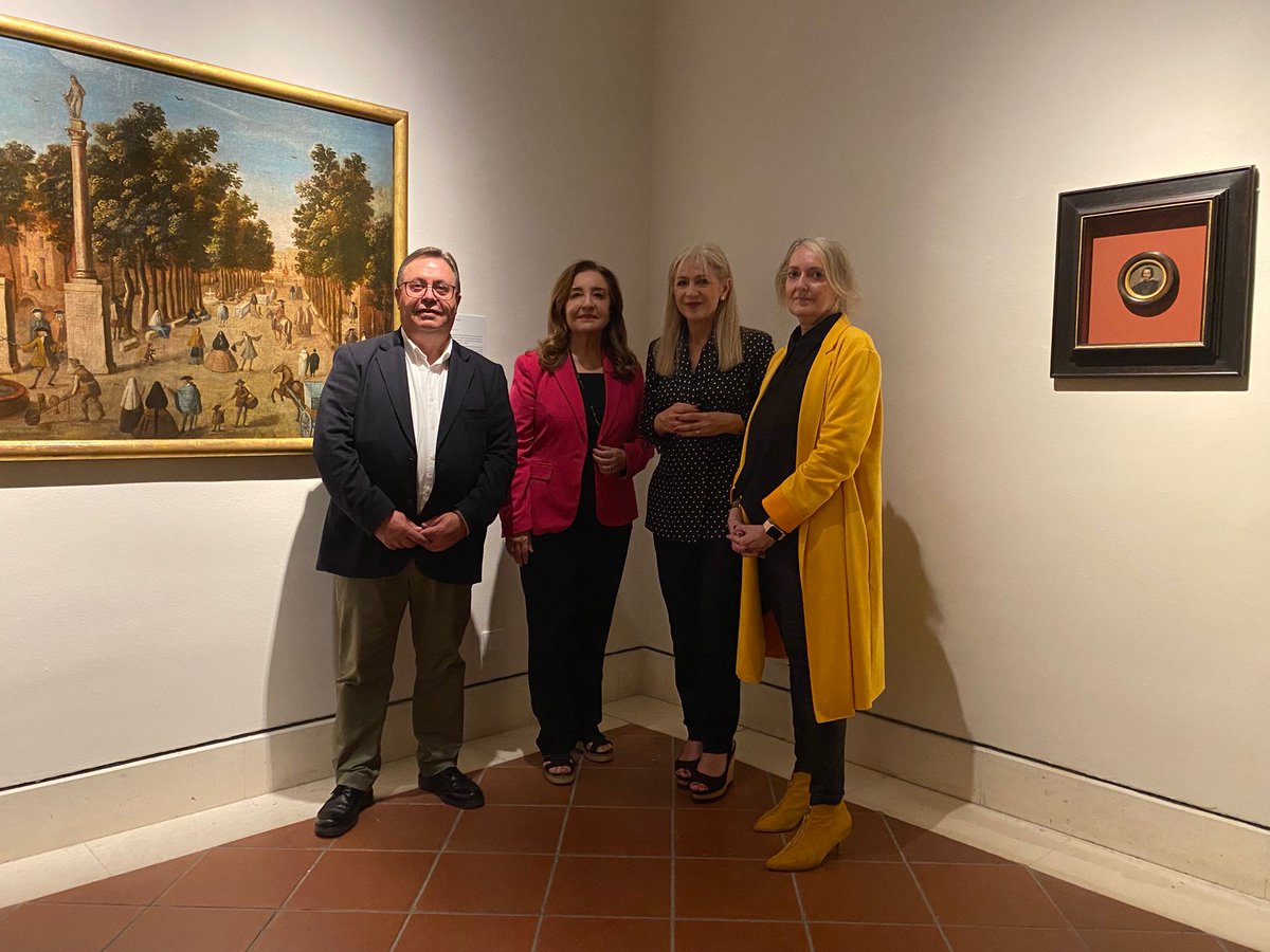 Patricia del Pozo (@patricia_pozo_) on Twitter photo El <a href="/MuseoBASe/">Museo de Bellas Artes de Sevilla</a> exhibe dos pinturas donadas por el hispanista británico John H. Elliot. Una de ellas, una vista de la Alameda de Hércules, se incorpora a la colección sevillana.
Es un honor recibir el legado de este hispanista, referente en el estudio de la España de los Austrias. El <a href="/MuseoBASe/">Museo de Bellas Artes de Sevilla</a> exhibe dos pinturas donadas por el hispanista británico John H. Elliot. Una de ellas, una vista de la Alameda de Hércules, se incorpora a la colección sevillana.
Es un honor recibir el legado de este hispanista, referente en el estudio de la España de los Austrias.