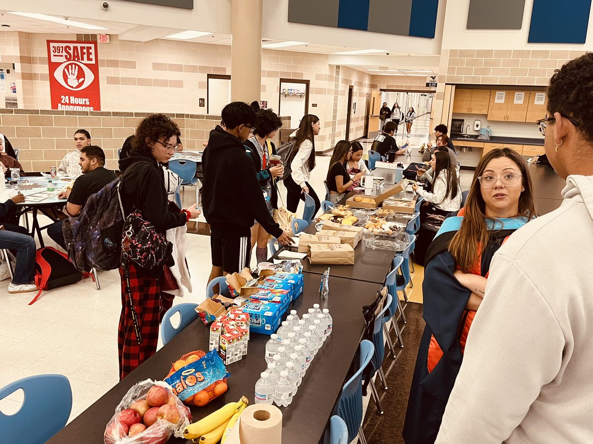 Rick Yzaguirre (@rick_yzaguirre) on Twitter photo Wishing all our <a href="/NISDHarlan/">Harlan High School</a> English 3 AP testers the best of luck today!!! Huge thank you to <a href="/GenaMendoza19/">Gena Mendoza</a> for prepping the AP Breakfast and always getting her kiddos ready to rock their exam!!! #HawkYeah #APEnglish3 Wishing all our <a href="/NISDHarlan/">Harlan High School</a> English 3 AP testers the best of luck today!!! Huge thank you to <a href="/GenaMendoza19/">Gena Mendoza</a> for prepping the AP Breakfast and always getting her kiddos ready to rock their exam!!! #HawkYeah #APEnglish3