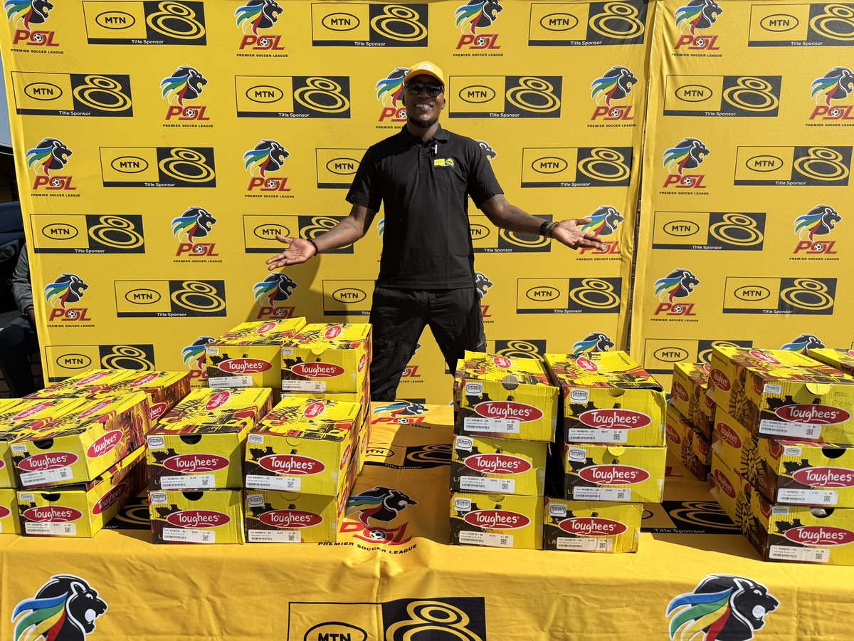 MTN8's tweet image. Our latest MTN8 #LastLegendStanding handover brings us to Zithathele Primary School in Soweto. Morgan Gould is making moves and inspiring positive change, by handing over R20 000 worth of school shoes as part of our Last Legend Standing initiative.
#TodayWeMakeMoves
