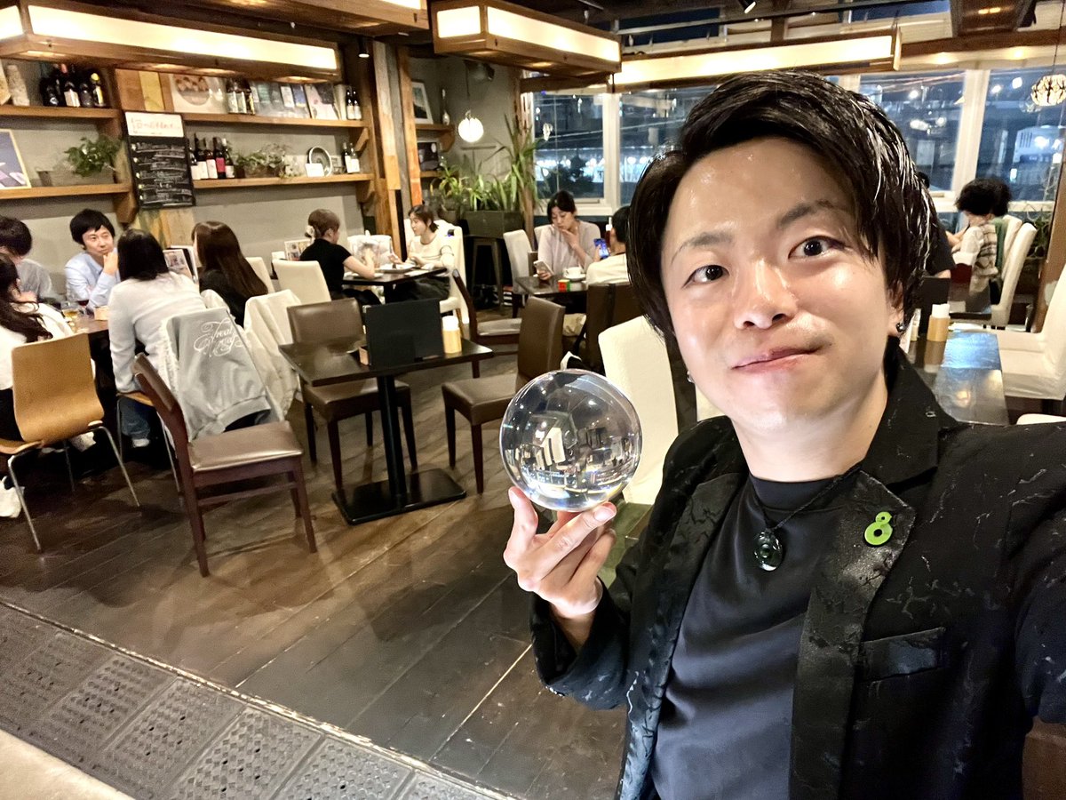 GWから引き続き、連日様々な場所でショーを演じています🔮
土日はもちろん平日も決まるイベント出演。

今日も現場のお客様やWebから様々なお問い合わせが。
日々、お仕事をお願いしているパフォーマーさんにも本当に感謝です。

今月末からは自分は再び台湾へ。現地のイベント5件でショーを演じます✈️