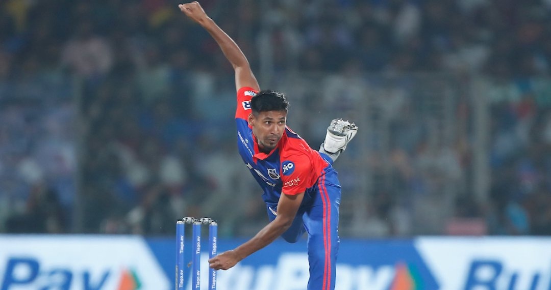 sumansingh1992_'s tweet photo. Shameful move by Delhi Capitals. 

While Hindus are being slaughtered in Bangladesh and others stood in solidarity, they signed Mustafizur Rahman. 

Time to reject such anti-national mindset.  Boycott this anti-national 

Jake Fraser Bahar kr diya https://t.co/nnzFdZQ9Jm