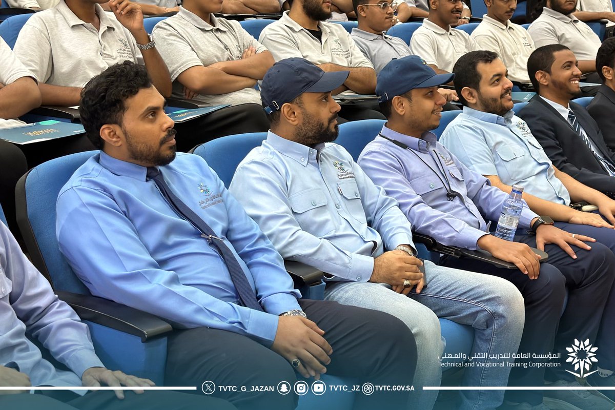 📸| تغطية 

اللقاء الختامي لبرامج وحدة المسؤولية المجتمعية بالكلية وتكريم المشاركين خلال الفصل الثاني للعام التدريبي 1446هـ 

#التدريب_التقني_بجازان 
#التدريب_التقني