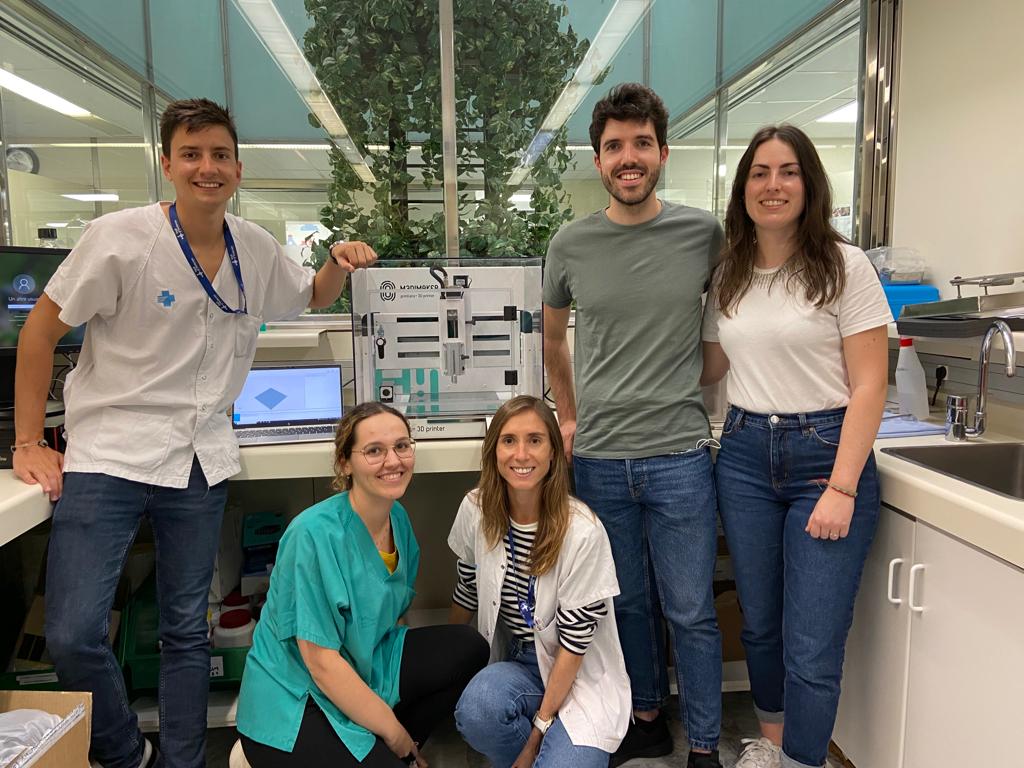 FabRx_3DP's tweet image. FABRX, leader in 3D-printed medicine, shares new article in Drug Delivery & Translational Research:
"Framework for clinical trials using 3D-printed drugs at point-of-care."
📩 DM to bring 3D printing to your facility!
🔗 doi.org/10.1007/s13346…
#3DPrinting #PersonalizedMedicine