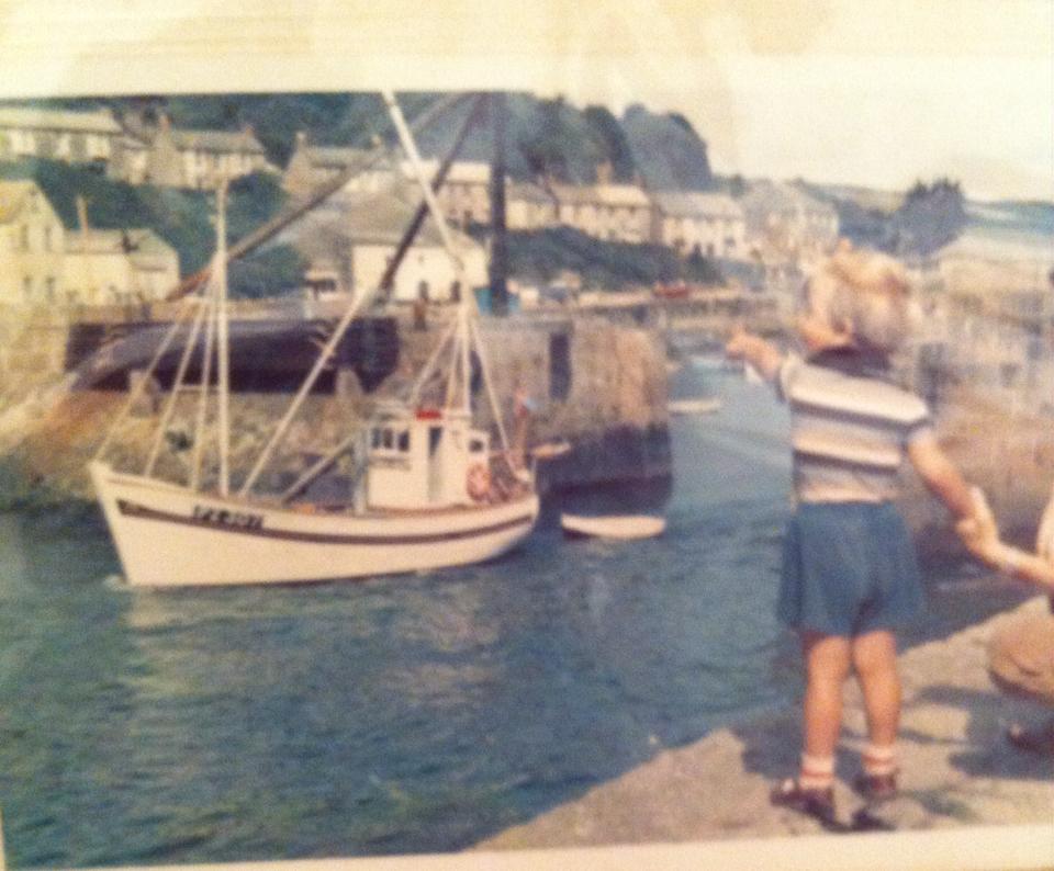 When I was a boy, my dad was a fisherman. I used to cry when he left for work. This is a song about that..
on.soundcloud.com/HxrX8JQQhG4dPj…