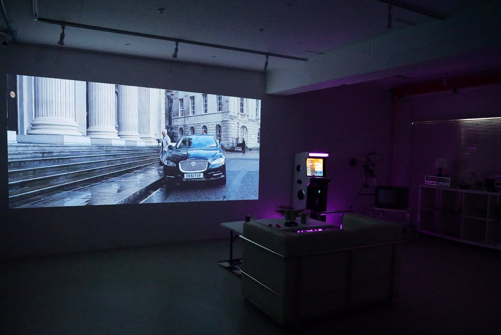 プロジェクター無料で使えます♪
ネオンも🉑
フリースペース福岡
rawave.studio