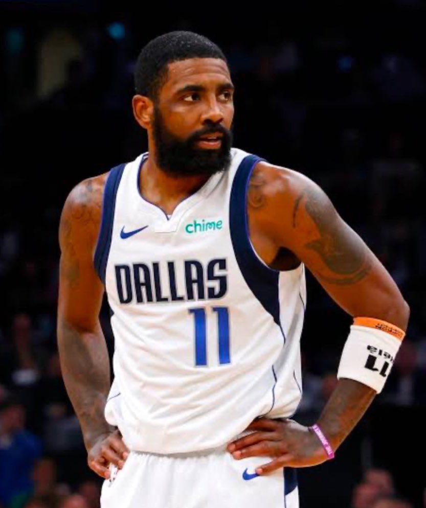 Maverick_SZN's tweet image. Mavericks projected 2025-26 roster:

PG: Kyrie Irving
SG: Devin Booker
SF: Cooper Flagg
PF: Giannis Antetokounmpo 
C: Jarrett Allen

Bench

PG: Tyus Jones
SG: Coby White
SF: PJ Washington
PF: Anthony Davis
C: Dereck Lively

Thoughts?